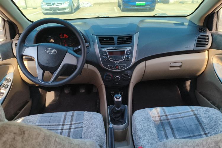 Used Hyundai Verna (older generation) 2014 1.4L Manual Smart GLS Trim