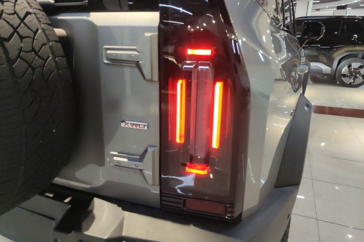 Used JETOUR Traveler 2023 2.0T All-Wheel Drive Conquer PRO Right Rear Taillight