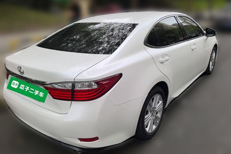 Used Lexus ES 2014 250 Elite Edition Rear Right 45 Deg