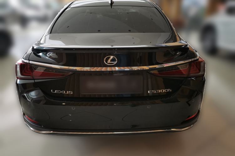 Used Lexus ES 2022 300h Excellence Edition Rear