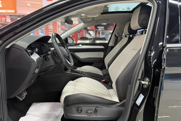 Used Volkswagen Magotan 2023 2 Million Units Commemorative Edition 330TSI DSG Luxury Version Interior 7