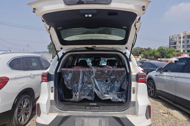 Used JETOUR X70 2023 1.5T DCT Overpass PRO+ Edition 7 Seats
