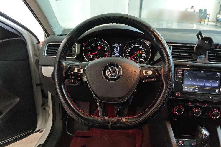 Used Volkswagen Sagitar 2018 280TSI DSG Ignite Edition Steering Wheel