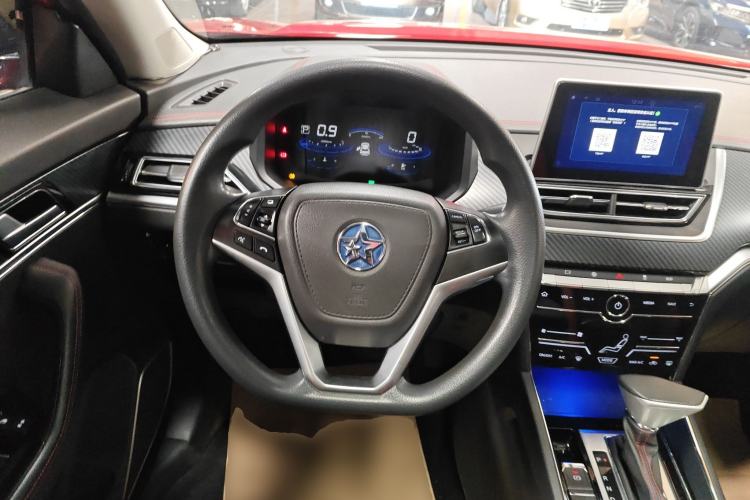 Used Venucia T60 2018 1.6L CVT Smart & Fun Version China VI Standard
