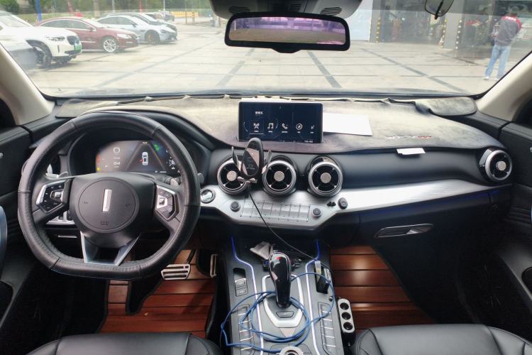 Used Wey VV7 2019 Upgraded Model 2.0T Flagship Version China VI Center Console