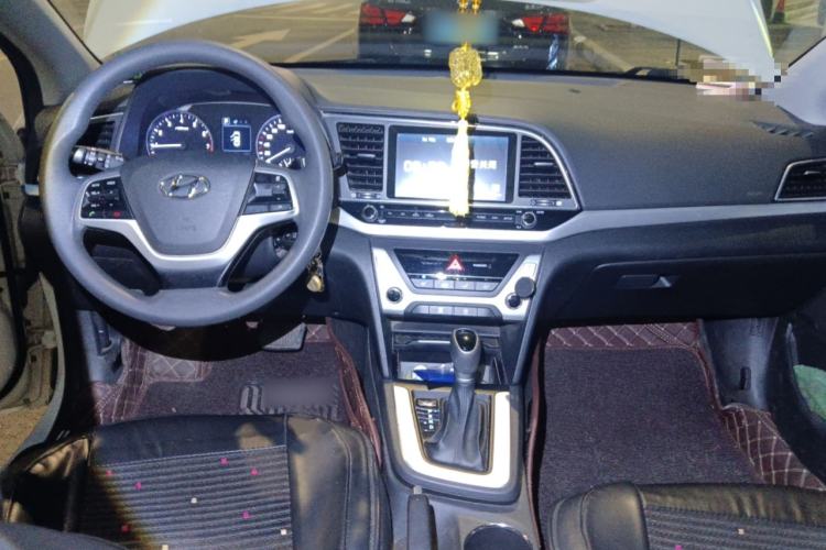 Used Hyundai Elantra (6th Generation / Lingdong) 2016 1.6L Automatic ZhiXuan – Elite Version Center Console