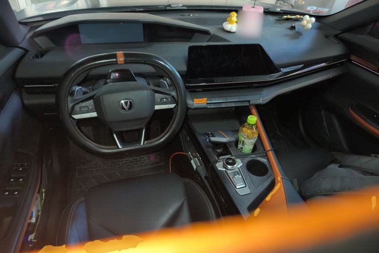 Used CHANGAN UNI-V 2022 1.5T Prestige Version Center Console