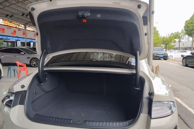 Used Xiaomi Auto SU7 2024 Rear-Drive Long-Range Intelligent Driving Version