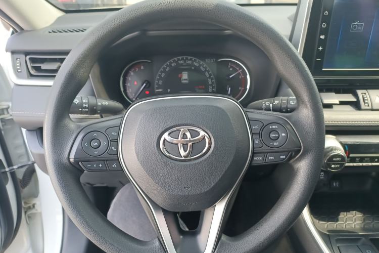 Used Toyota RAV4 2020 2.0L CVT Two-Wheel Drive Fashion Edition Steering Wheel