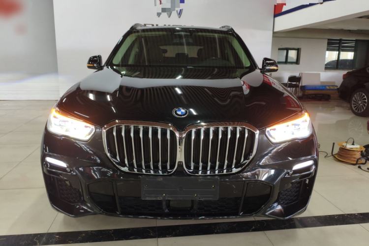 Used BMW X5 2019 xDrive40i Luxury Model with M Sport Package
