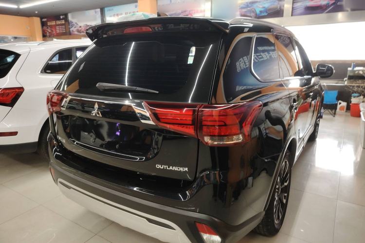Used Mitsubishi Outlander 2019 2.0L Two-Wheel Drive Comfort Edition 5 Seats China VI Standard