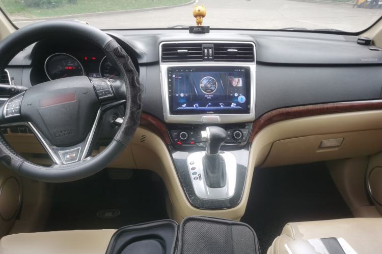 Used Haval H6 2013 Upgraded Model 2.4L Automatic Two-Wheel Drive Prestige Version
