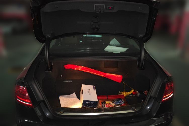 Used Audi A8 2013 A8L 40 hybrid
