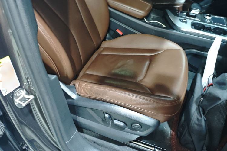 Used Audi Q7 2016 45 TFSI Technology Edition Right Front Seat