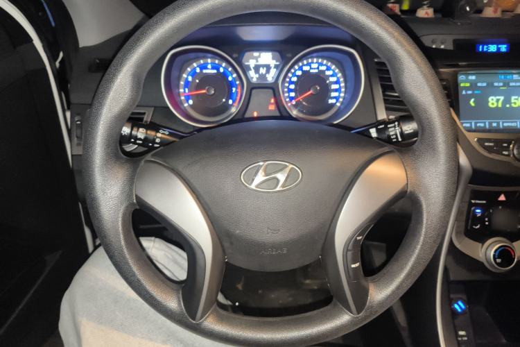 Used Hyundai Elantra (5th Generation / Langdong) 2016 1.6L Automatic Smart Version
