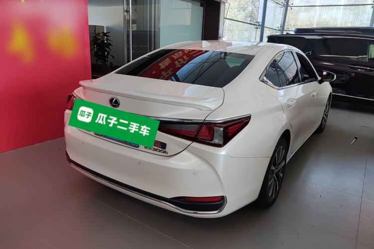 Used Lexus ES 2020 300h Premier Edition