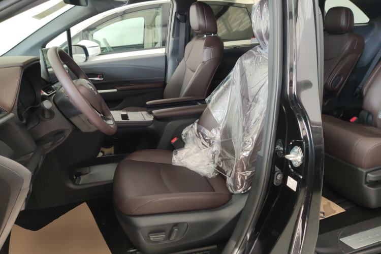 Used Toyota Granvia 2024 2.5L Hybrid Prestige PLUS Four-Wheel Drive Version
