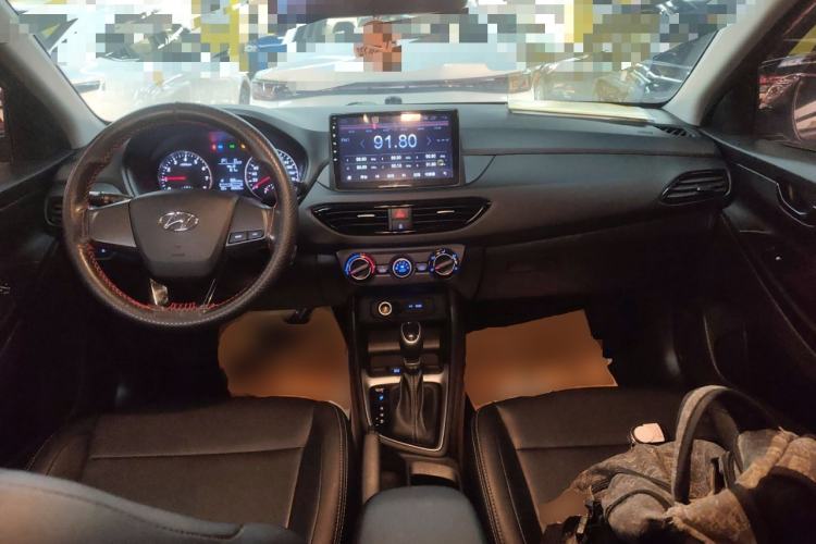 Used Hyundai Celesta 2020 1.6L Automatic GL Enjoyable Edition Center Console