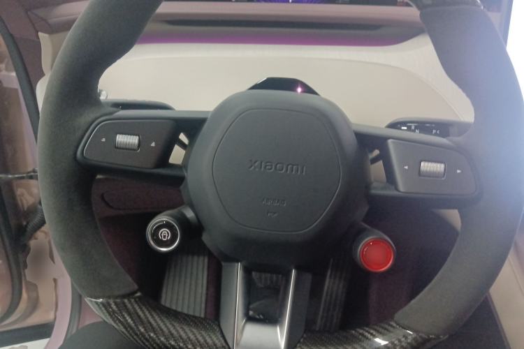 Used Xiaomi Auto YU7 2025 Ultra-Long Range High-Performance All-Wheel-Drive Max Edition Steering Wheel