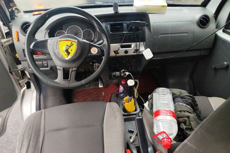 Used Dongfeng Xiaokang K05S 2018 1.2L Practical Model DK12 Center Console