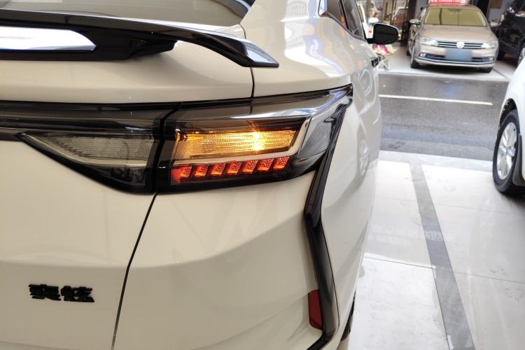 Used Dongfeng Aeolus Yixuan 2024 1.5L Automatic JingSu Edition Right Rear Taillight