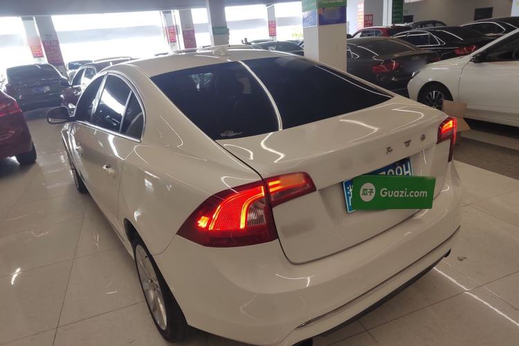 Used Volvo S60 2017 S60L T4 Smart Range Edition
