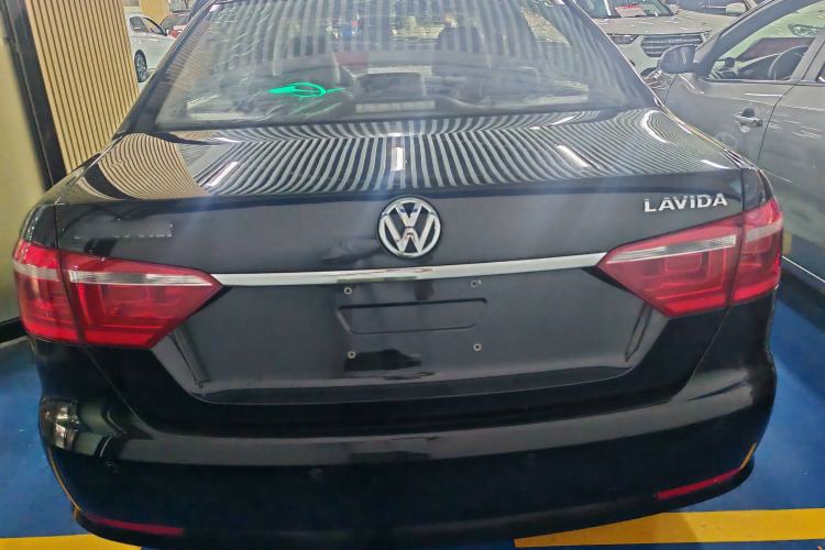 Used Volkswagen Lavida 2013 Revised Classic 1.6L Automatic Fashion Edition