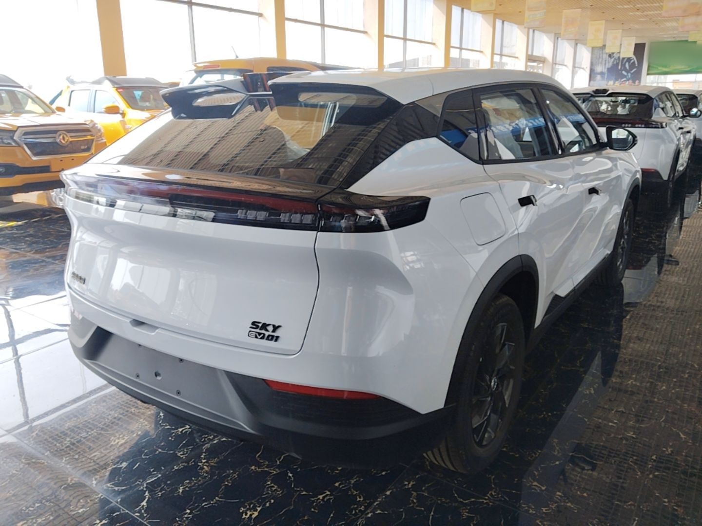 Dongfeng Aeolus SKY EV01 2025 530 km AIR Elite Edition — снимка 6