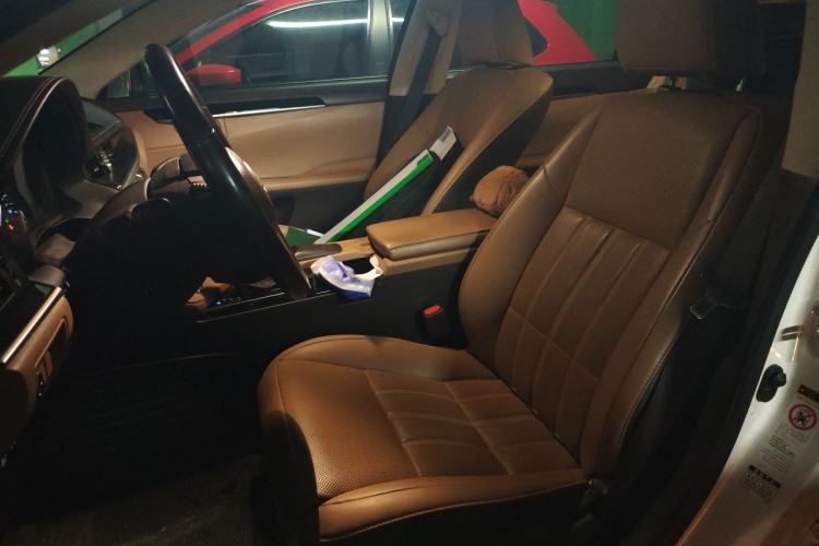 Used Lexus ES 2017 300h Mark Levinson Comfort Edition
