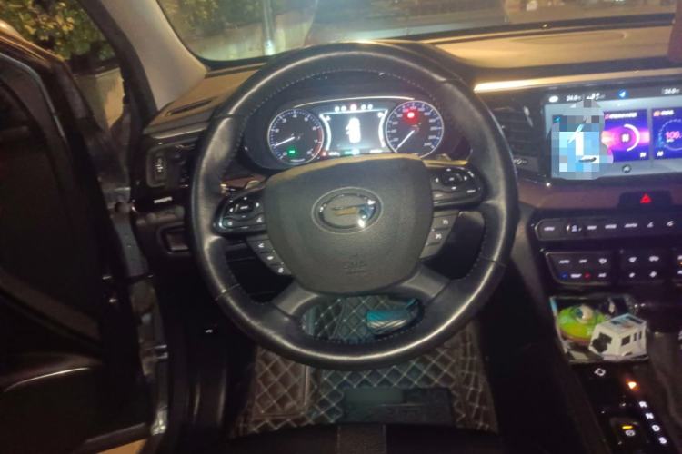 Used GAC Trumpchi GS8 2017 320T Two-Wheel Drive Luxury Smart Connectivity Version (7 Seats)