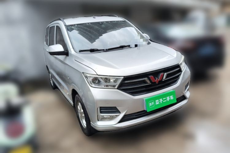 Used Wuling Hongguang 2019 1.5L S Standard Version China VI LAR Front Right 45 Deg