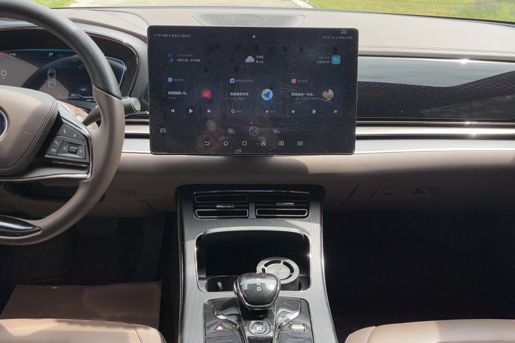 Used BYD Han 2022 DM-i 121KM Luxury Model Audio And AC Panel