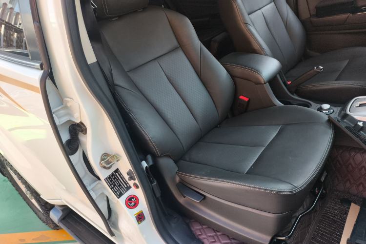 Used Isuzu mu-X 2017 3.0T Four-Wheel Drive Automatic Luxury 7-Seater China IV Standard
