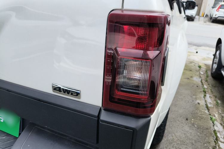 Used JMC Yuhu 7 2022 2.0T Automatic Diesel 4x4 Comfort Edition Standard Wheelbase Right Rear Taillight