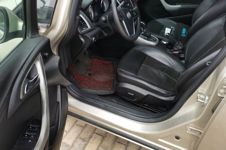 Used Buick GT 2013 GT 1.8L Automatic Fashion Edition Driver Seat