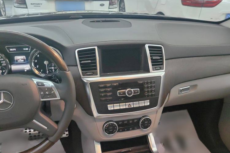 Used Mercedes-Benz GL-Class 2015 GL 400 4MATIC Luxury Model