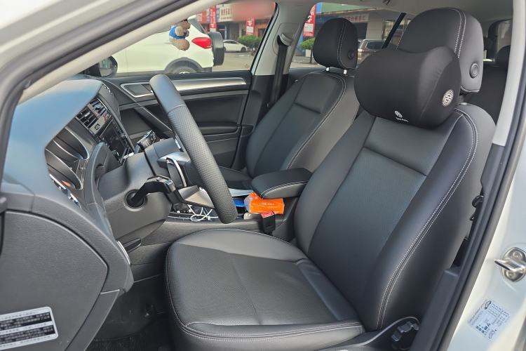 Used Volkswagen Golf 2016 1.6L Automatic Fashion Model
