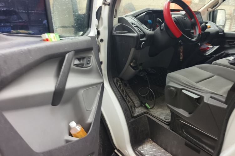 Used Ford Transit 2017 2.0T Diesel Multi-Purpose Commercial Vehicle Short Wheelbase Low Roof China V Standard
