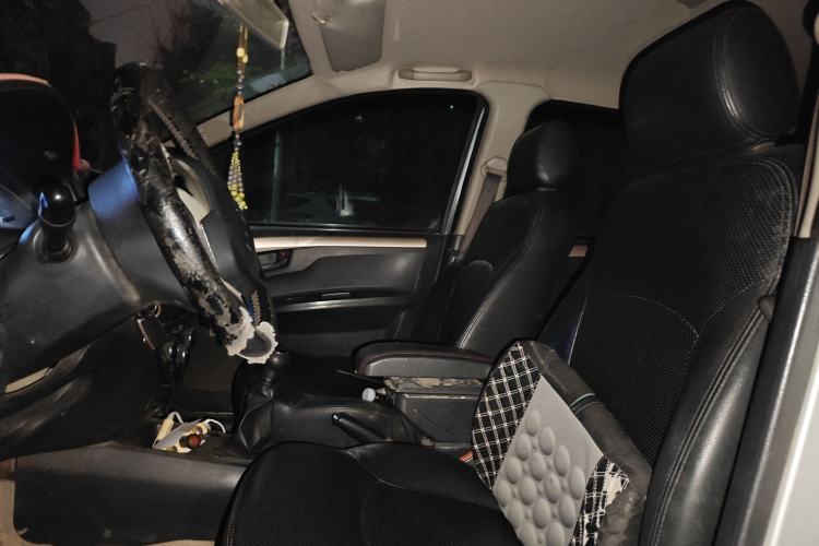 Used FAW Weizhi V5 2013 1.5L Manual Elite Model China IV Standard
