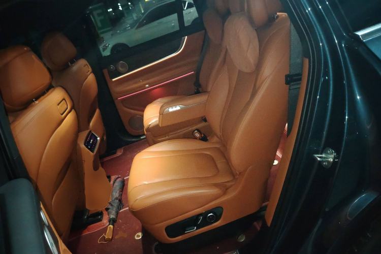 Used Hima AITO M9 2024 Range-Extended Ultra Version 42 kWh 6-Seater Model Left Rear Seat