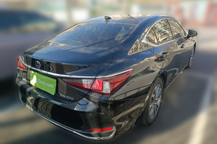 Used Lexus ES 2024 200 Premium Edition Rear Right 45 Deg