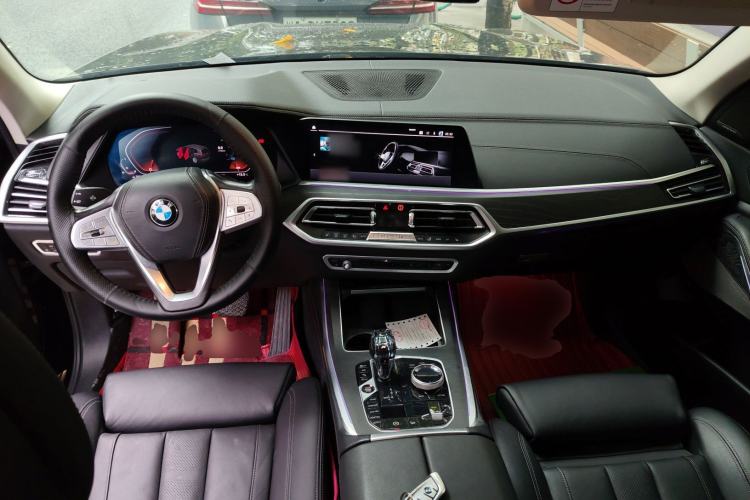 Used BMW X7 2019 xDrive40i Luxury Package with Leading Features Center Console