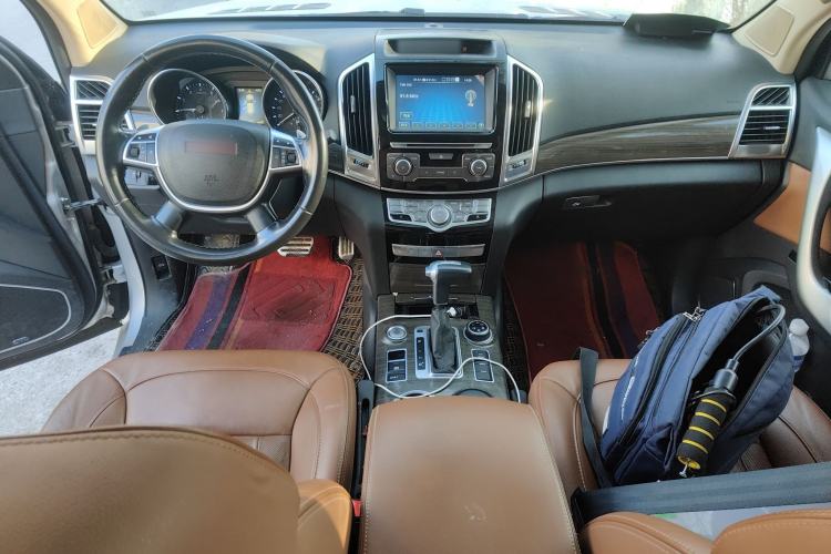 Used Haval H9 2015 2.0T Four-Wheel Drive Luxury 7-Seater Center Console