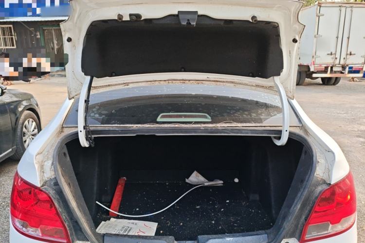 Used Chevrolet Sail 2015 Sail 3 1.3L AMT Ideal Edition Trunk