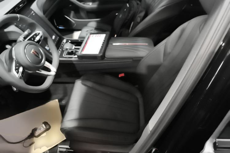 Used Hongqi H5 2025 Model 2.0T Automatic Xuan Ying 2 Million Units Commemorative Edition Left Front Seat