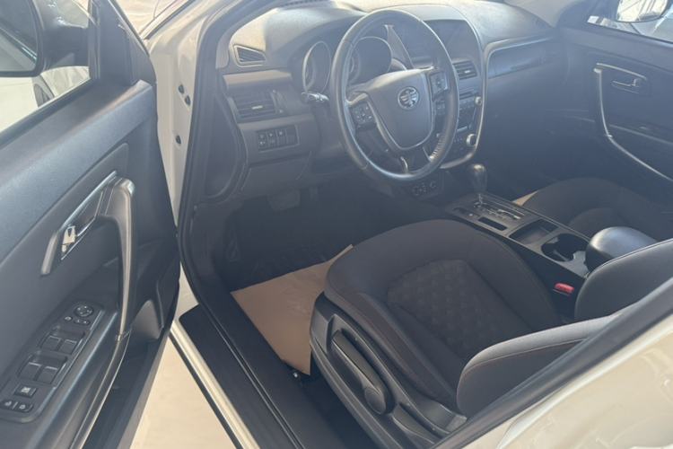 Used Bestune X80 2016 2.0L automatic Comfort trim level
