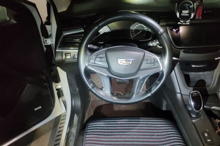 Used Cadillac XT5 2018 25T Luxury Model
