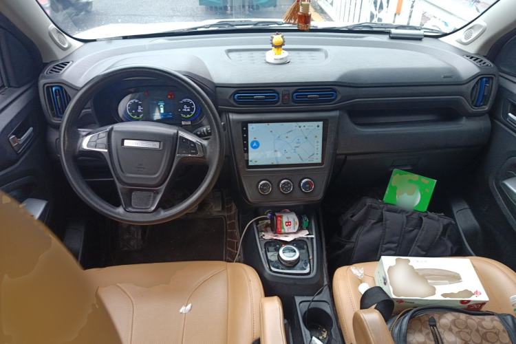 Used Dongfeng Fengon E380 2023 Standard Edition – Comfort Model 5 Seats Center Console