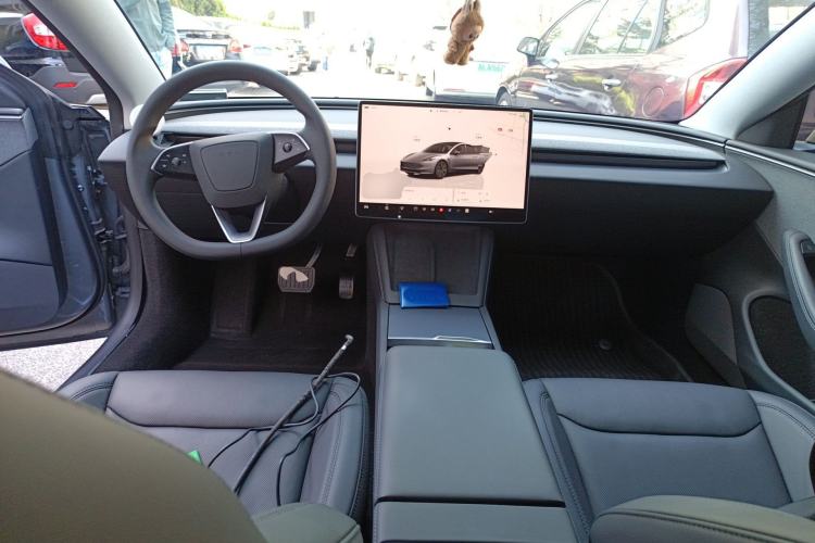 Used Tesla Model 3 2025 Rear-Wheel-Drive Version Center Console