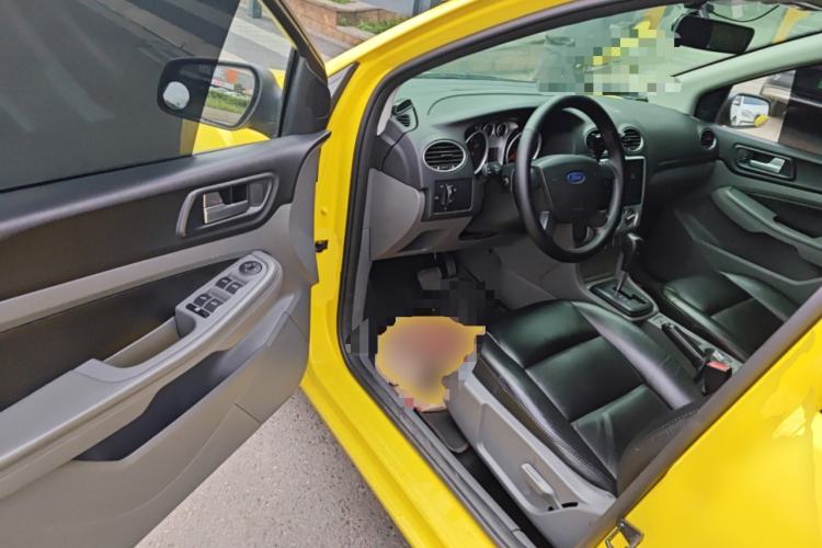 Used Ford Focus 2013 Hatchback Classic 1.8L Automatic Base Model
